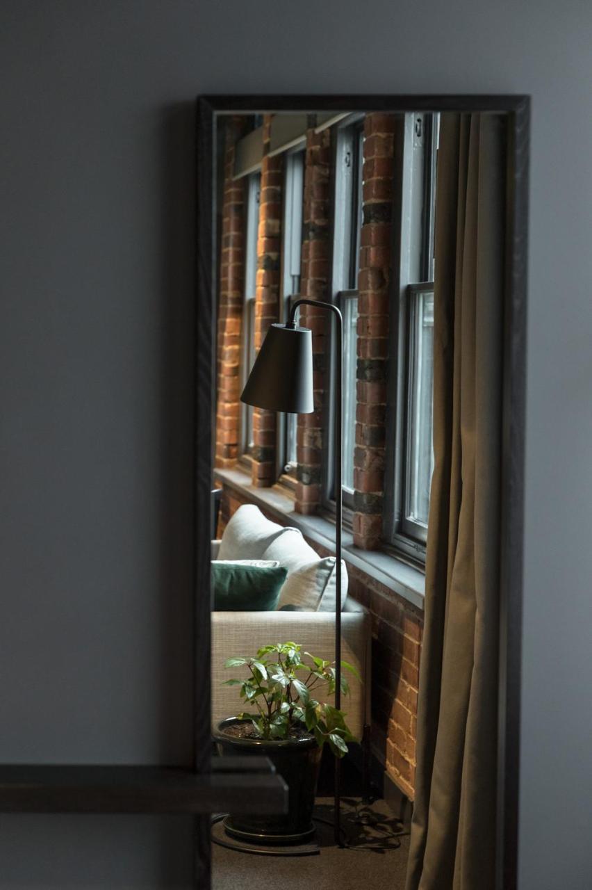 The Chamberson Hotell Dunedin Eksteriør bilde A floor lamp